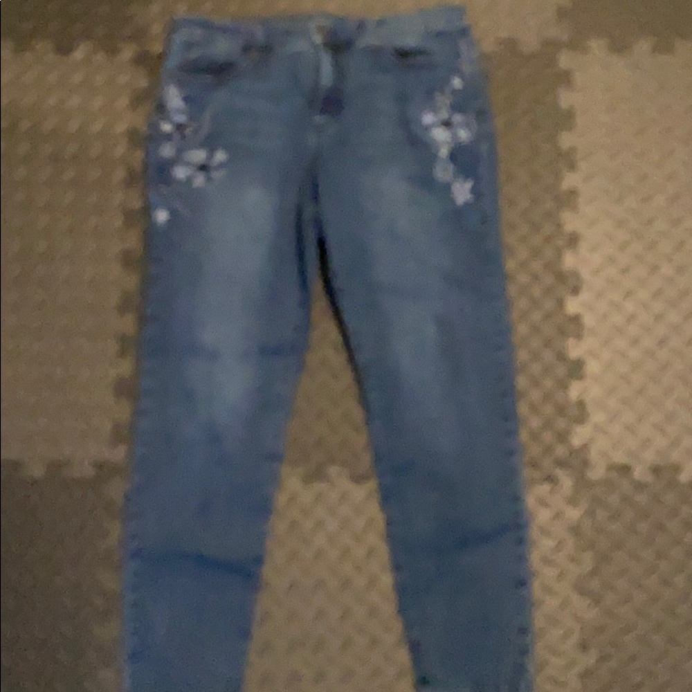 Bandolino embroidered jeans